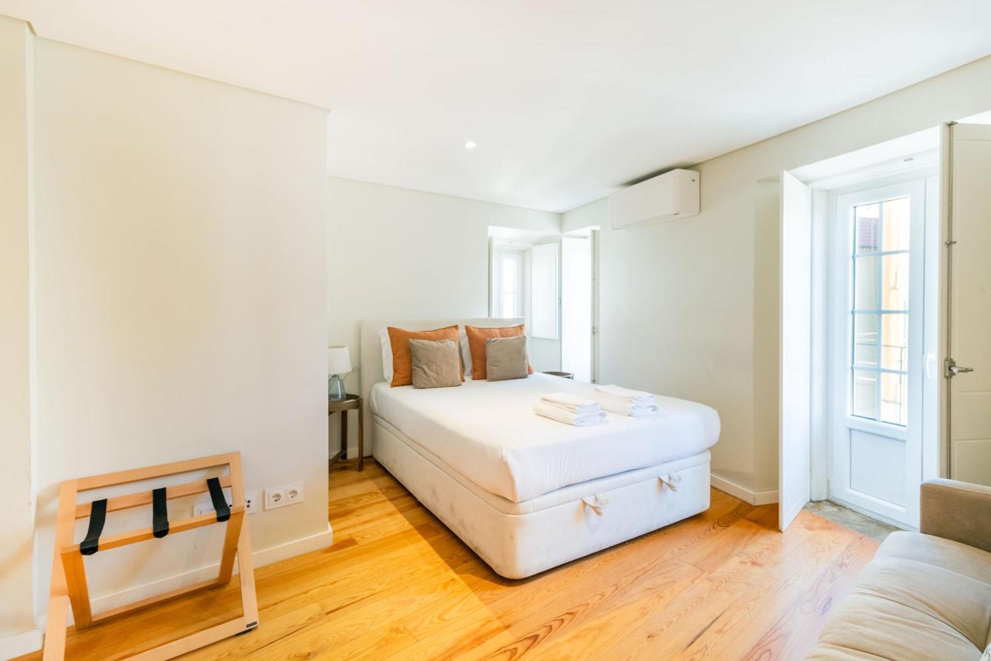 Discover Lisbons History - Stylish In Alfama Appartement
