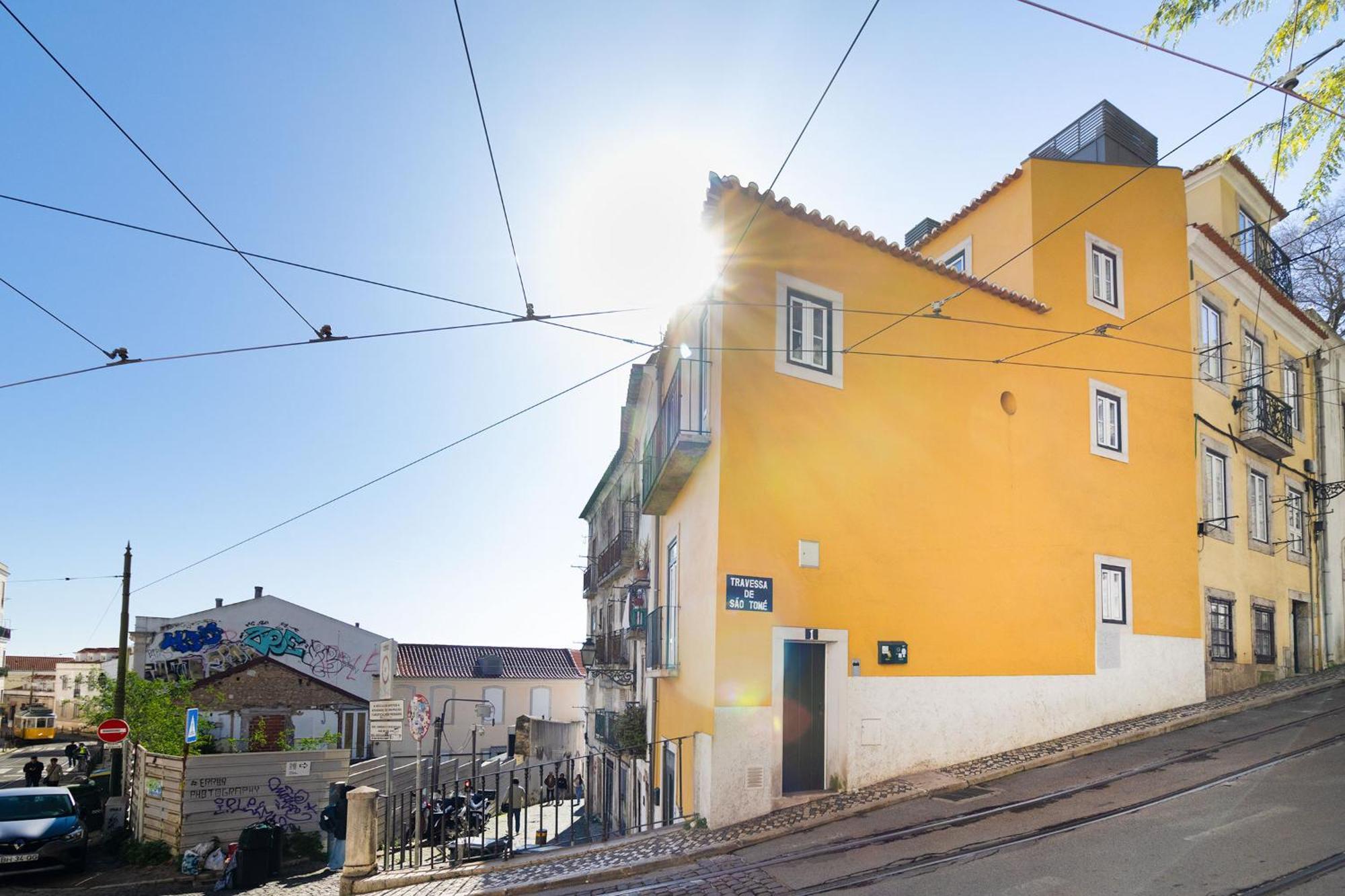 Discover Lisbons History - Stylish In Alfama Appartement